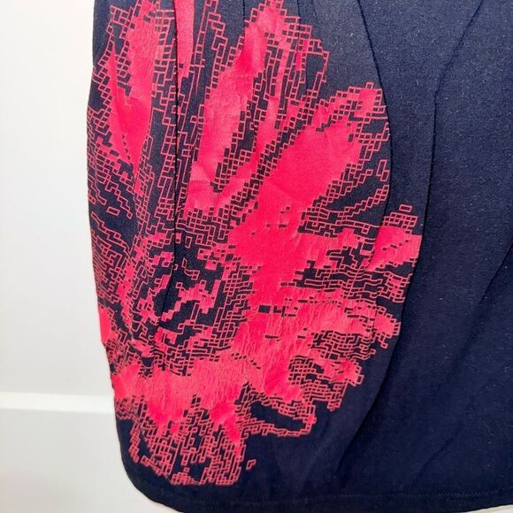 Black and Red Racerback Sleeveless Tank Top - Picture 2 of 5